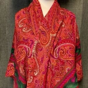 Gorgeous vtg Bloomingdales wool crepe‎ shawl